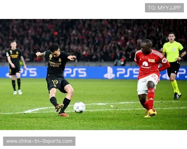 欧冠小组赛竞争加剧，多队提前展开针对性部署